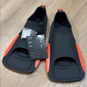 Nike Men's Black and Orange Swim Fins
